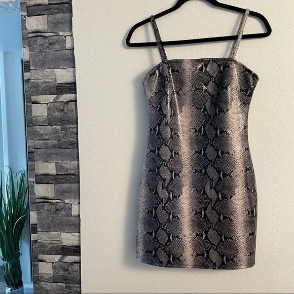 Motel snake print slip Bodycon dress - Picture 6 of 15